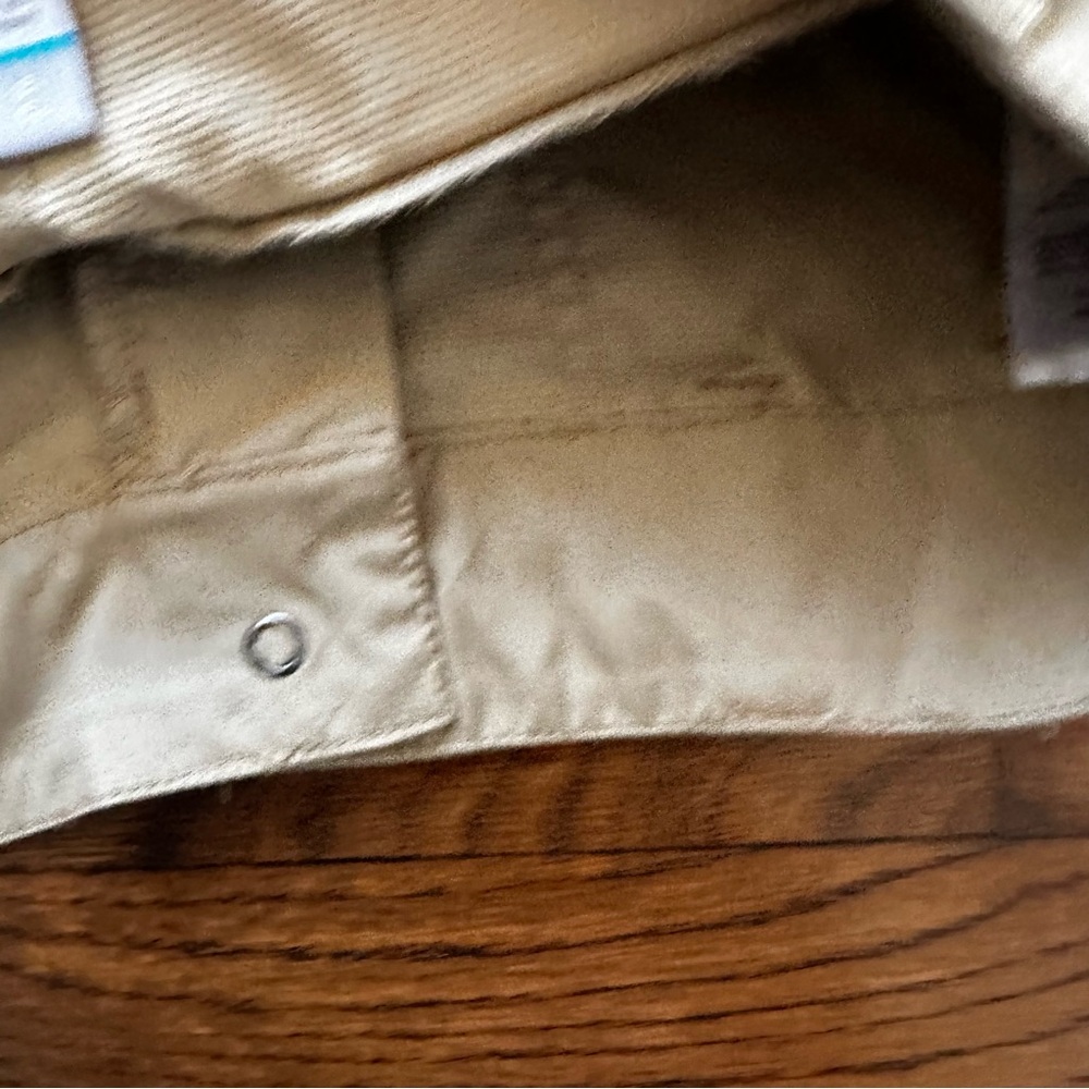 Columbia Women's Beige Cargo Shorts size 8 6L - Picture 13 of 14
